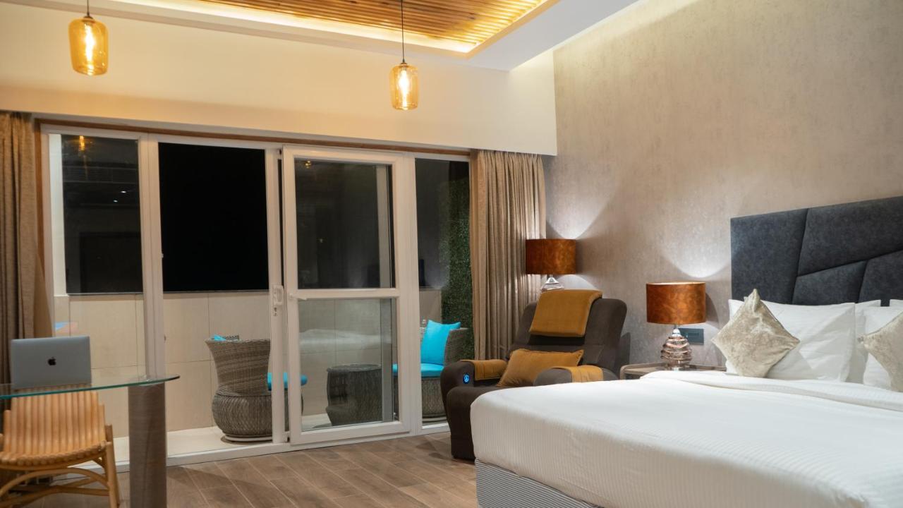 Clarks Inn Suites 캉그라 외부 사진