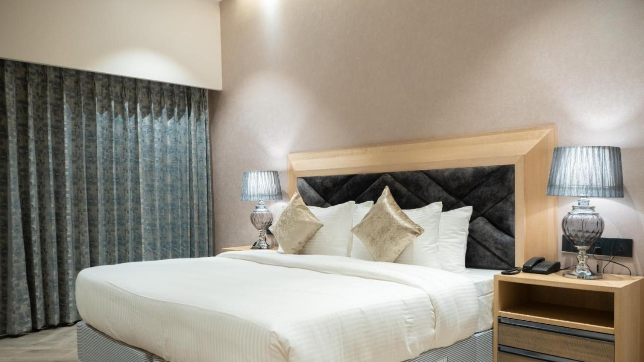 Clarks Inn Suites 캉그라 외부 사진
