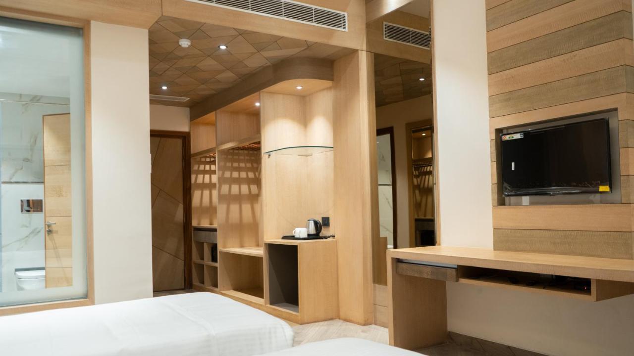 Clarks Inn Suites 캉그라 외부 사진